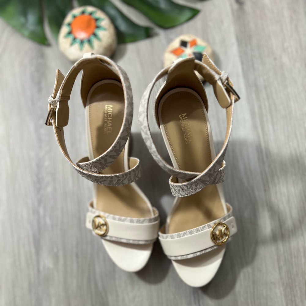 Michael Kors Carmen Logo Faux Leather Wedge Sandal ✨brand new✨No box - Picture 7 of 8